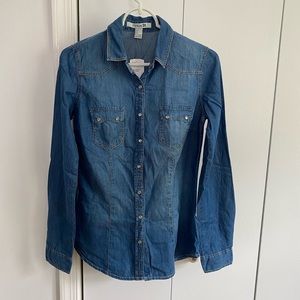 POST EXPIRING! Forever 21 denim chambray shirt